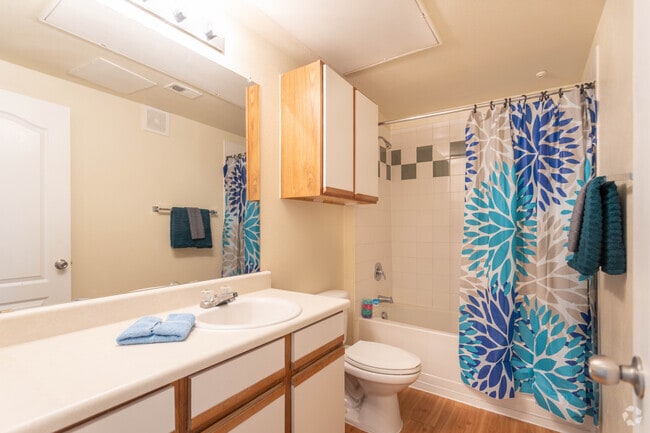 3BR 2BA - 1,221 SF - Cypress Creek Jason Avenue