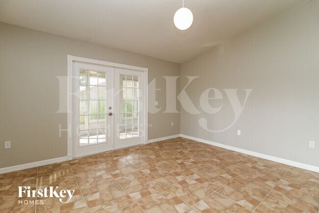 Building Photo - 122 Monterey Oaks Dr
