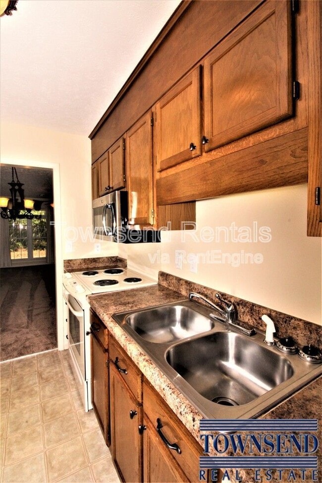 Building Photo - 2712 Helaman Ct