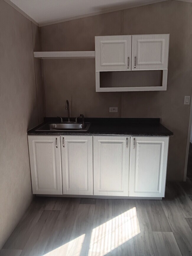 Building Photo - 2075 AL-77