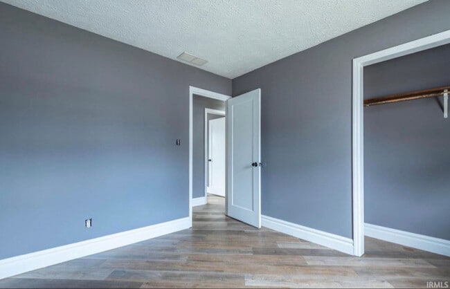 Foto del edificio - 635 Robin Dr