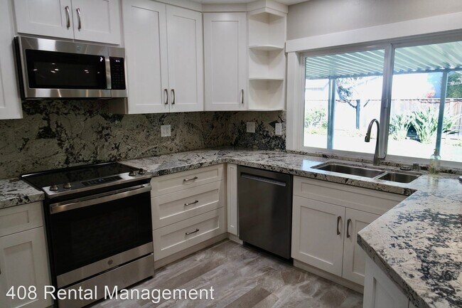 Building Photo - 4 br, 2 bath House - 1043 Gardenia Way