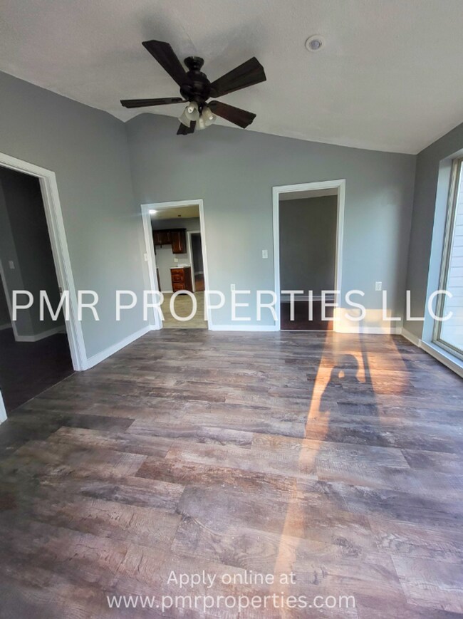 Foto del edificio - 4 Bedrooms - 1 Bathroom House.