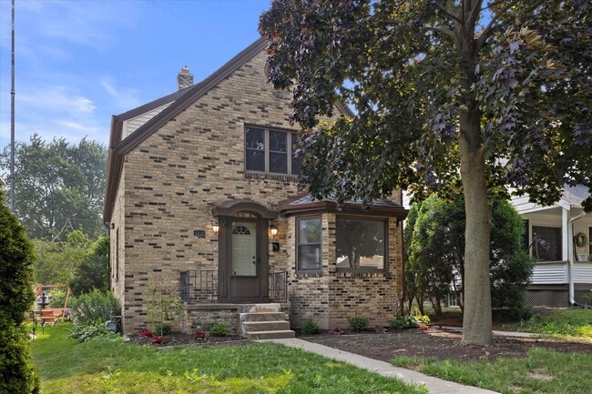 Building Photo - 4020 S 2nd St