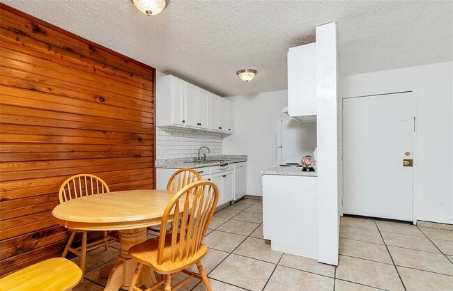 Foto del edificio - 10211 Ura Ln