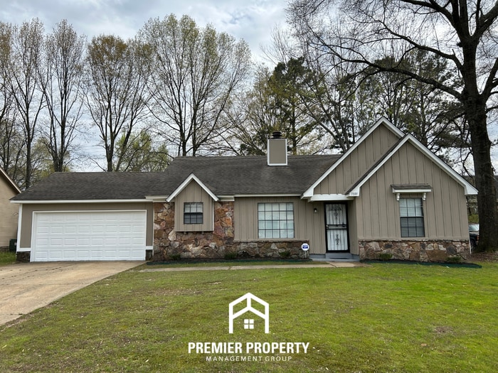 Charming 3BR/2BA Home in 38125 | Vaulted Ceilings, Built-ins & 2-Car Garage - Charming 3BR/2BA Home in 38125 | Vaulted Ceilings, Built-ins & 2-Car Garage
