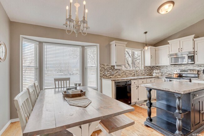 Foto del edificio - Spacious West Jordan Home Backing to Duck Pond & Trails | Large Yard + Garage