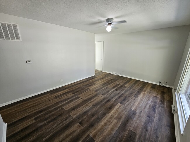 Building Photo - 2303 Bramble Way