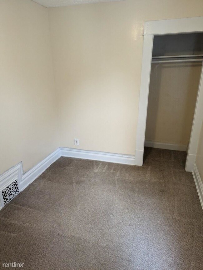Building Photo - 3 br, 2 bath House - 1116 N Pine St