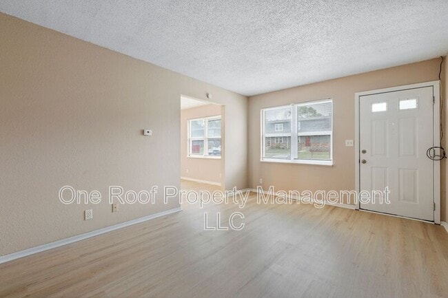 Foto del edificio - 701 Linwood Dr