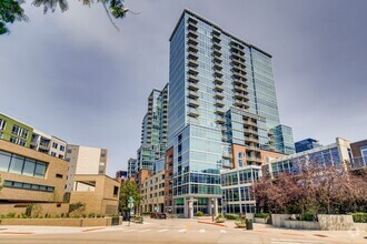 Building Photo - 1700 Bassett St