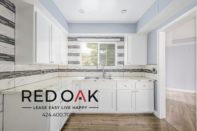 Foto del edificio - ~1 Month FREE + $200 OFF~ Bright and Welco...