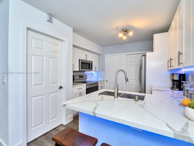Foto del edificio - 12517 SW 53rd Ct