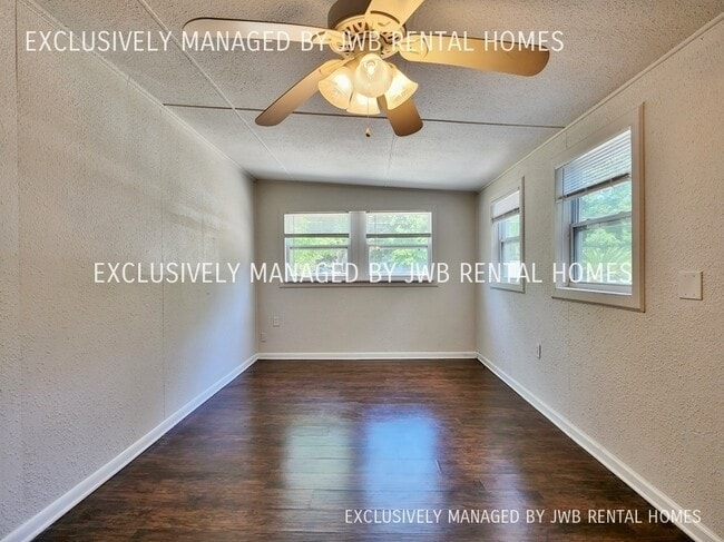 Building Photo - 10601 Biscayne Blvd