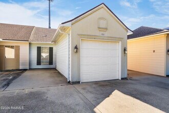 Building Photo - 200 W Brentwood Blvd