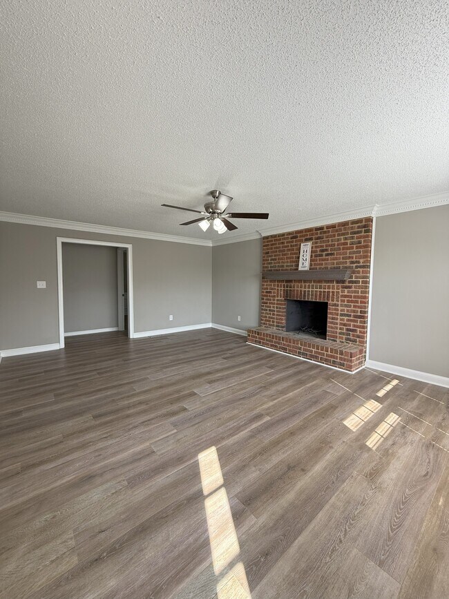 Foto del edificio - 1050 Aiken Rd