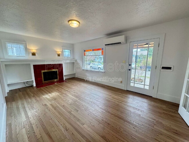 Foto del edificio - 7300 N Mobile Ave