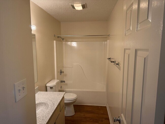 Foto del edificio - 1105 W Parkway Ave