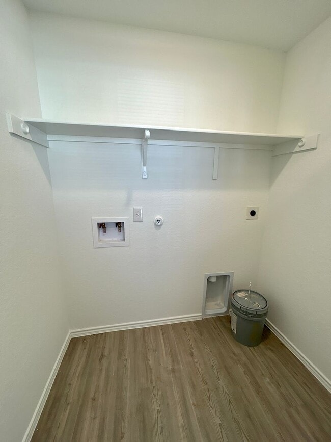 Building Photo - Bulverde Tx/ Beautiful Hidden Trails Subdi...