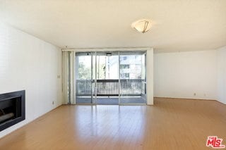 Building Photo - 809 S Bundy Dr