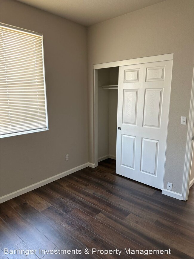 Building Photo - 4 br, 2 bath House - 3020 McCook Way