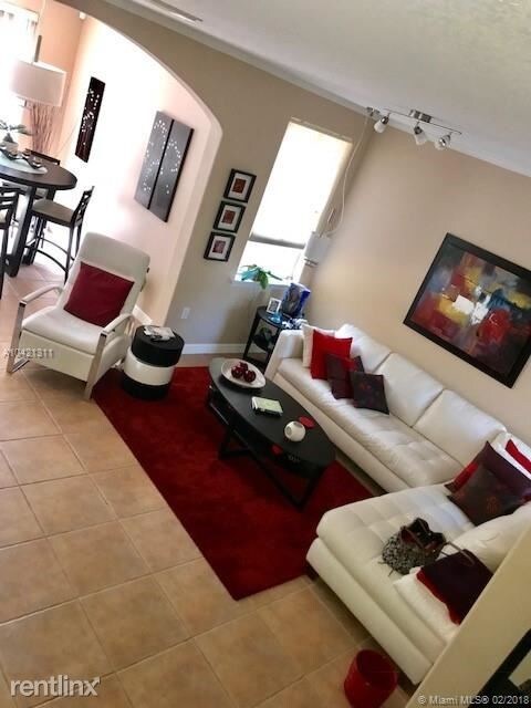 Foto del edificio - 4858 NW 108th Ct