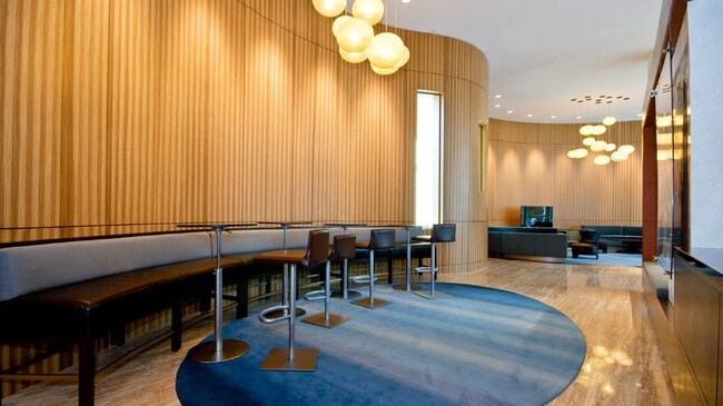 Foto del edificio - 505 W 37th St