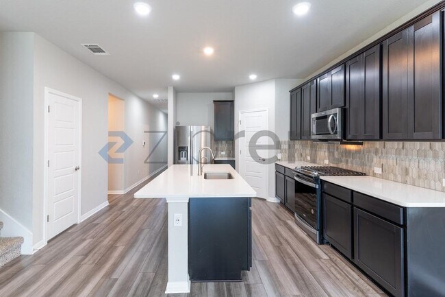 Building Photo - 205 Ethan Run