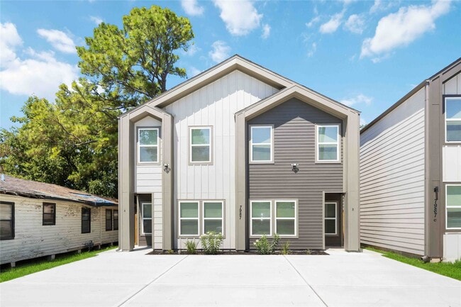 Building Photo - 7987 Chateau St