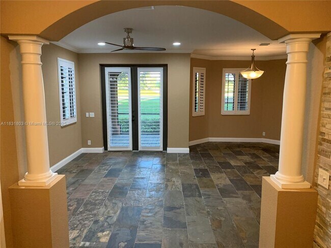 Building Photo - 2727 Center Ct Dr