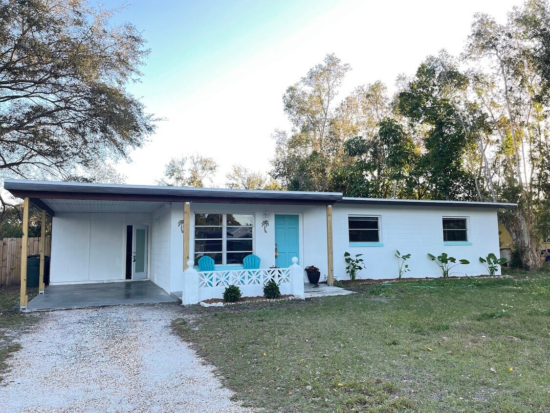 Primary Photo - 611 Orangewood Dr