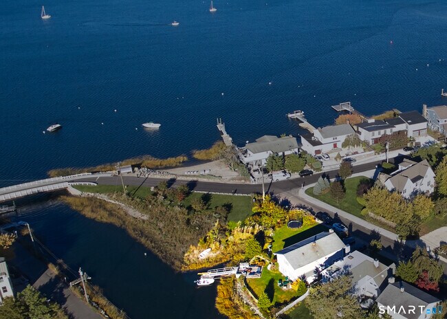 Foto del edificio - 4 Spriteview Ave
