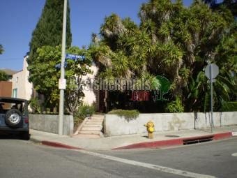 Building Photo - 1001 N Sierra Bonita Ave