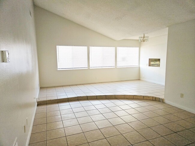 Foto del edificio - New Listing!