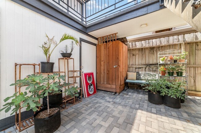 Foto del edificio - 1424 Marshall St