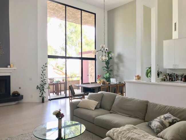 Foto del edificio - 11077 Palms Blvd