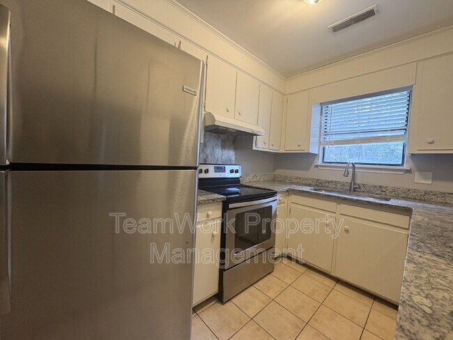 Building Photo - 121 Canvasback Dr