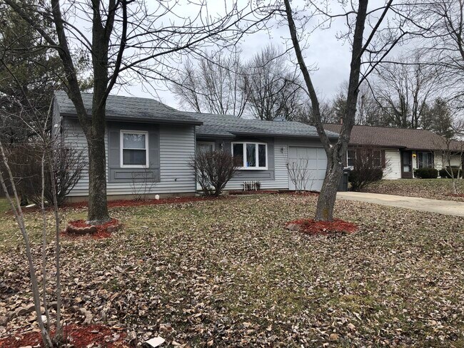 Building Photo - 5240 Rowan Ct