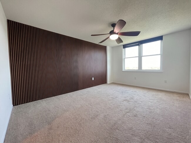 Building Photo - 2333 Feather Sound Dr