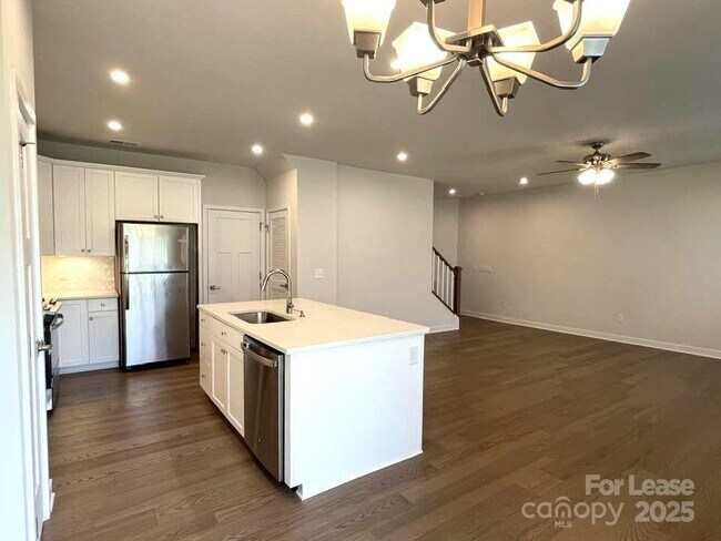 Foto del edificio - 10476 Dalton Woods Ct NW