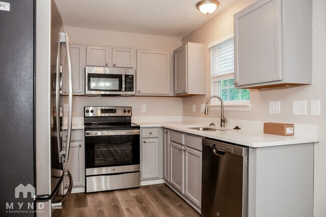 Building Photo - 5908 Riana Way
