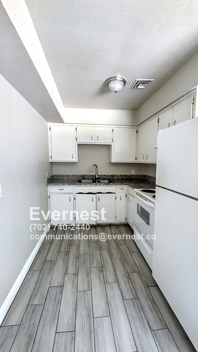 Foto del edificio - 718 W Wilson Ave