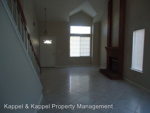 Building Photo - 2425 Royal Ct