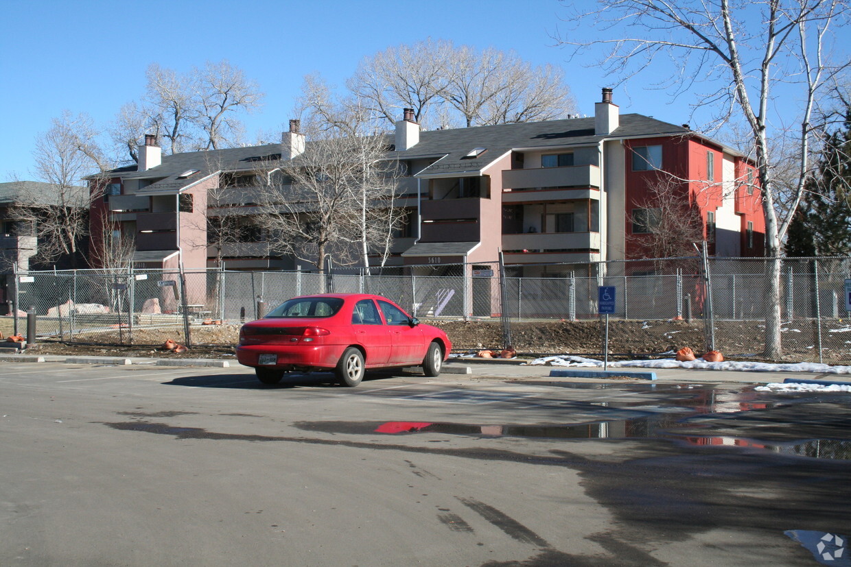 Building Photo - Fairways Apartments