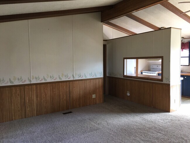 Foto del edificio - 446 Maples Rd