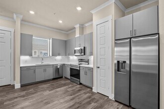 Building Photo - 476 Suffield Dr