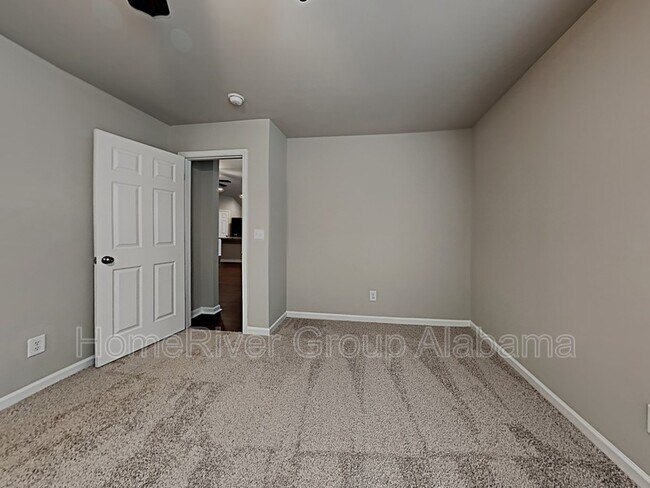 Foto del edificio - 16363 Creek Dr