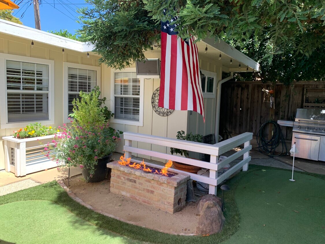 Foto principal - 1558 Saint Francis Dr