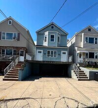 Building Photo - 30 E 49th St