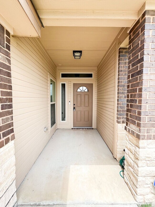 Foto del edificio - Available 7/11/2025 Beautiful 1 story, 5 b...